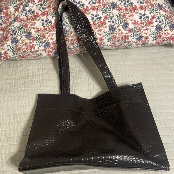 Brown crocodile print purse; no brand - Picture 1 of 7